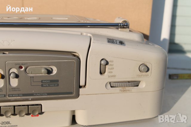 Радиокасетофон ''Sony cfs 208 l'', снимка 6 - Колекции - 39675115