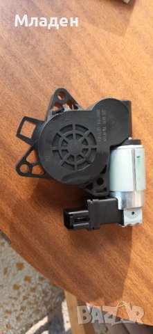 Оригинално ново моторче за преднo дяснo ел.стъкло Mazda 3 , 6 , CX-7 , CX-9, снимка 3 - Части - 41939428