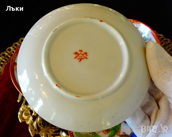 Японски порцеланови чинии,гейши,злато. , снимка 5 - Антикварни и старинни предмети - 52806643