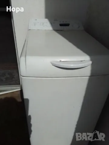 пералня Indesit с горно зареждане, снимка 2 - Перални - 50363943