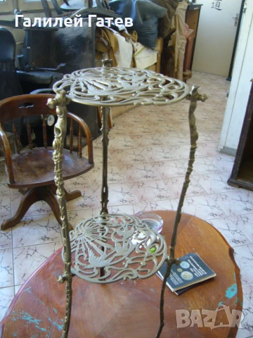 Старинен Метален Цветарник - Чугунен