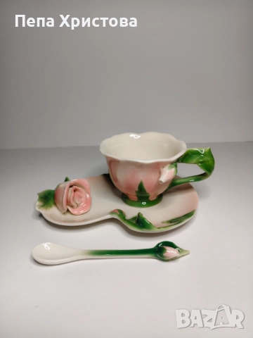 Двоен сет за кафе от китайски костен порцелан с 3Д ефект