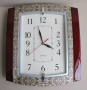 Ефектен голям стенен часовник 33/38 см пластмасов кварцов, отличен, снимка 1 - Стенни часовници - 44747528
