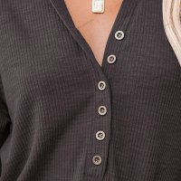 Дамска едноцветна блуза с копчета и дълъг ръкав, 5цвята - 023, снимка 17 - Блузи с дълъг ръкав и пуловери - 41948867