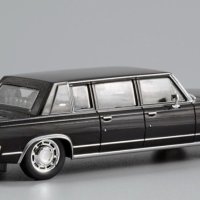 ЗИЛ 4104 Президентска лимунзина (черна) 1978 - мащаб 1:43 на ДеАгостини модела е нов в блистер, снимка 3 - Колекции - 41666654