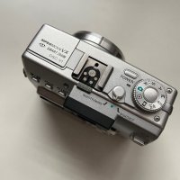 ✅ Sony 🔝 Cyber-Shot DSC-V1 , снимка 2 - Фотоапарати - 44249030