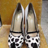 Оригинални елегантни обувки Yves Saint Laurent 39 номер, снимка 13 - Дамски обувки на ток - 34709971