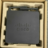 Cisco RV 215W безжичен Wireless-N VPN Router, снимка 3 - Рутери - 36080762
