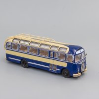 Ikarus 30 междуградски автобус от 1959 - мащаб 1:72 на DeAgostini моделът е нов в блистер, снимка 1 - Колекции - 42350519