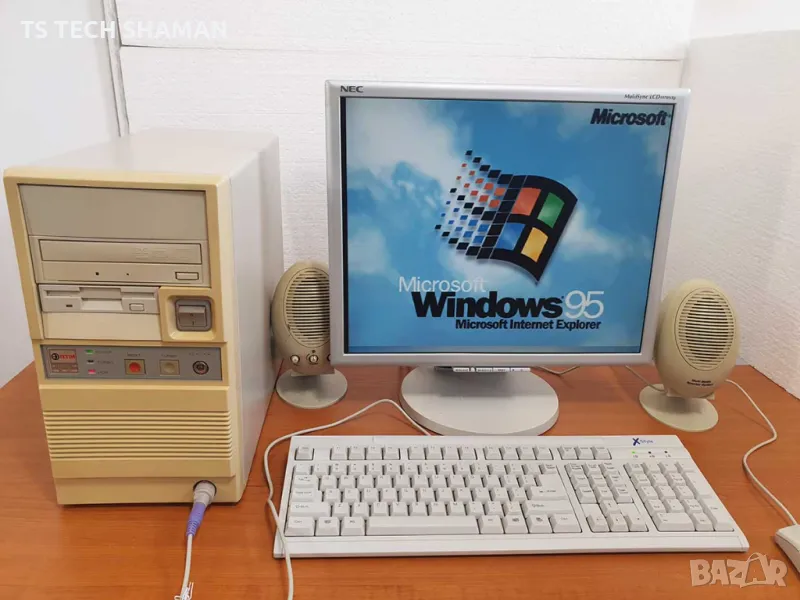 ⭐Продавам уникат ретро геймърски компютър с  GOLD IBM Pentium 150MHz с 41 игри!⭐, снимка 1
