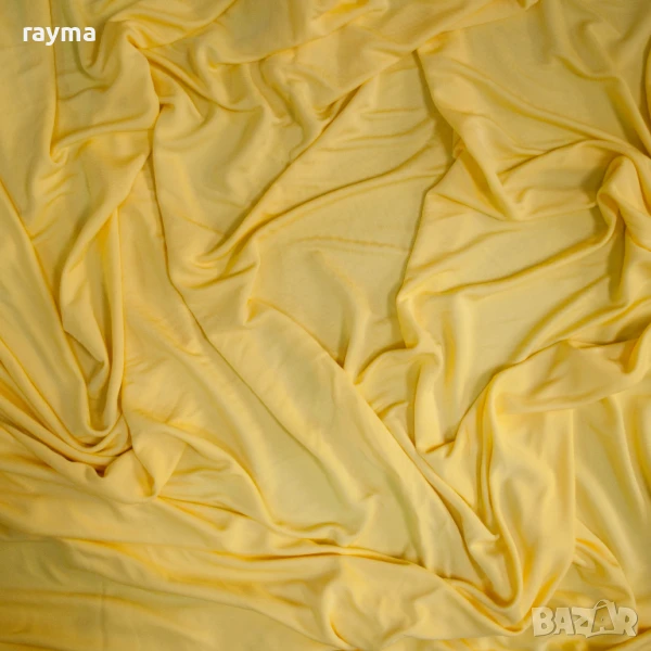 Плат италианско  жълто вискозно жарсе, снимка 1