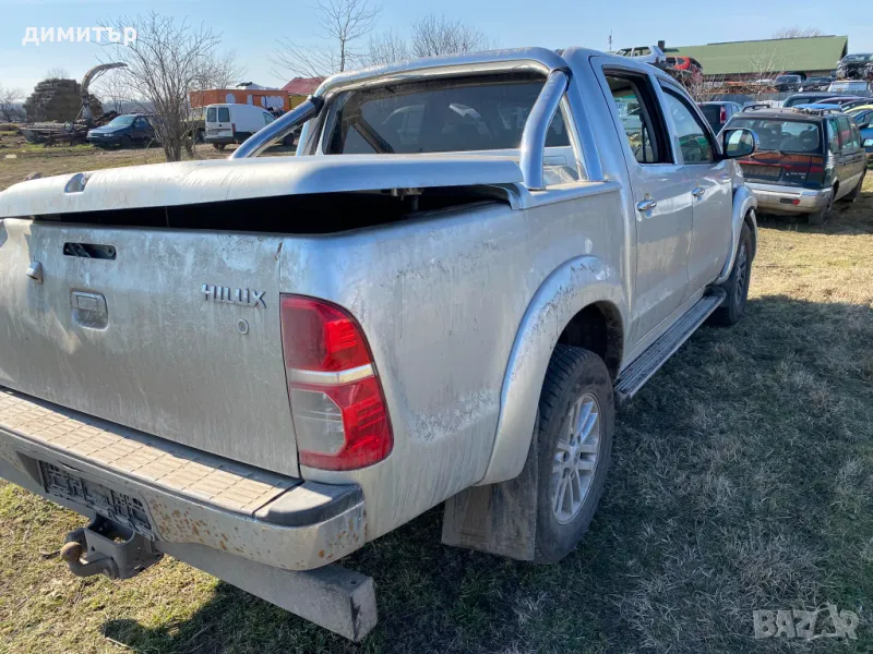 toyota hilux 3.0 d4d facelift navi на части тойота хайлукс автомат , снимка 1