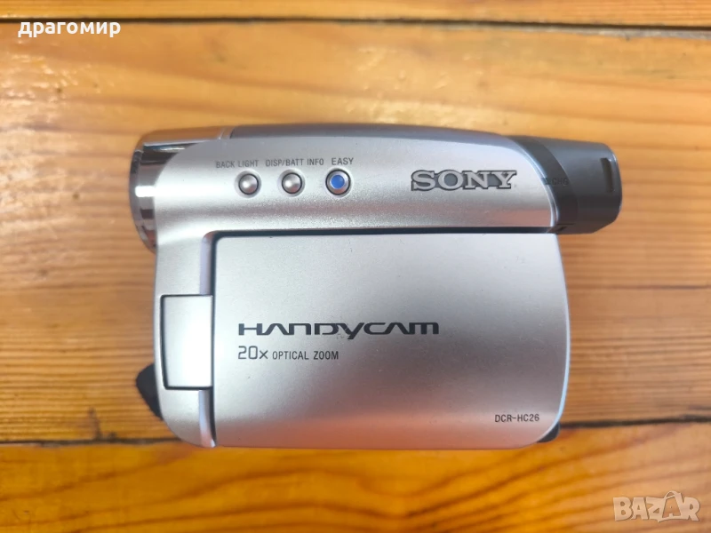 Sony DCR-HC26 NTSC видеокамера Mini DV , снимка 1