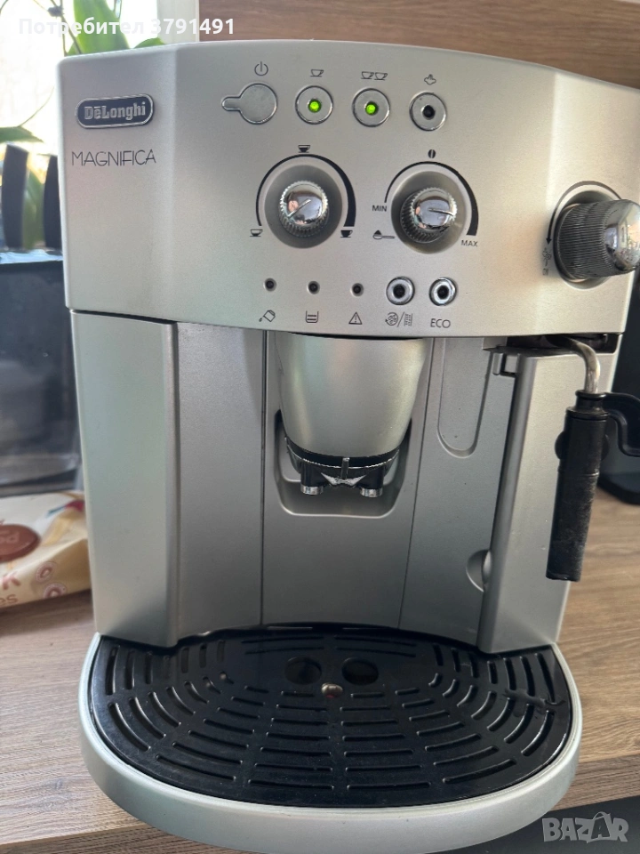 Delonghi кафе машина, снимка 1