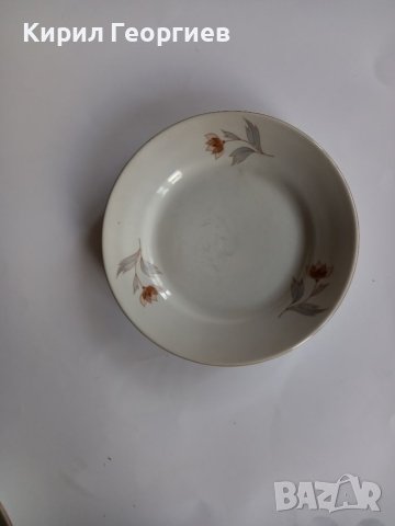 Три красиви порцеланови чинии , снимка 2 - Чинии - 40613952