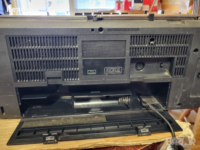 HITACHI TRK-6830E ,за части, снимка 6 - Радиокасетофони, транзистори - 51470973