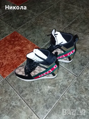 Дамски маратонки,,Гучи"