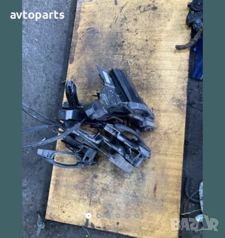 Ford fiesta 2004година брави врати