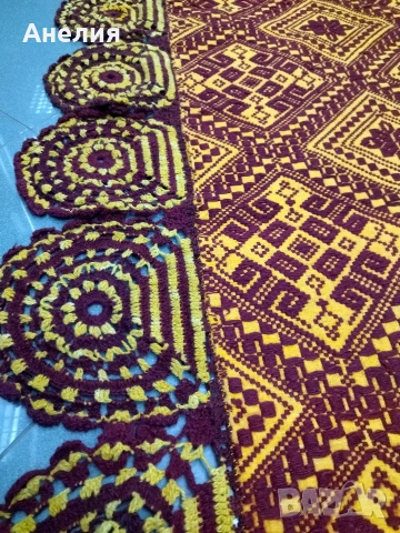Вълнено покривало за легло с дантела ръчно изтъкано, снимка 4 - Покривки за легло - 53411745