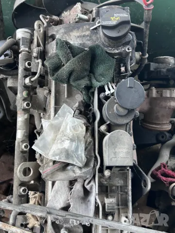 капак клапани мерцедес спринтер sprinter  a6460102130, снимка 2 - Части - 49405804