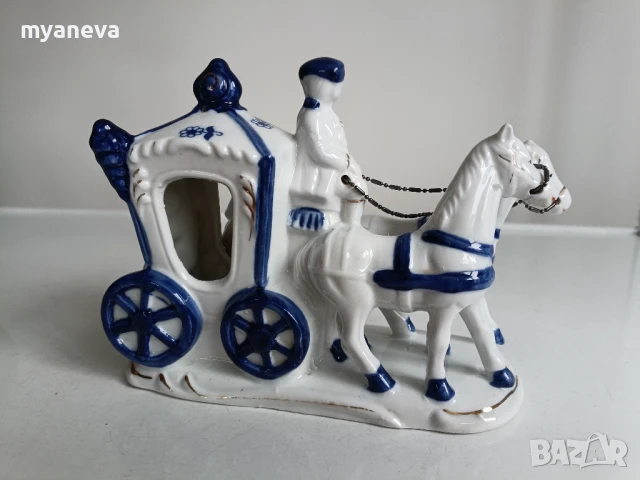 Порцеланова, английска статуетка на принцеса в карета с кочияш ., снимка 5 - Статуетки - 50853849