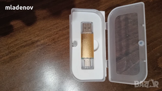Двойна флашка USB + USB-C 32GB