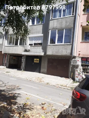 Продавам 4-стаен апартамент с гараж, до Спортна зала., снимка 2 - Апартаменти - 55982288
