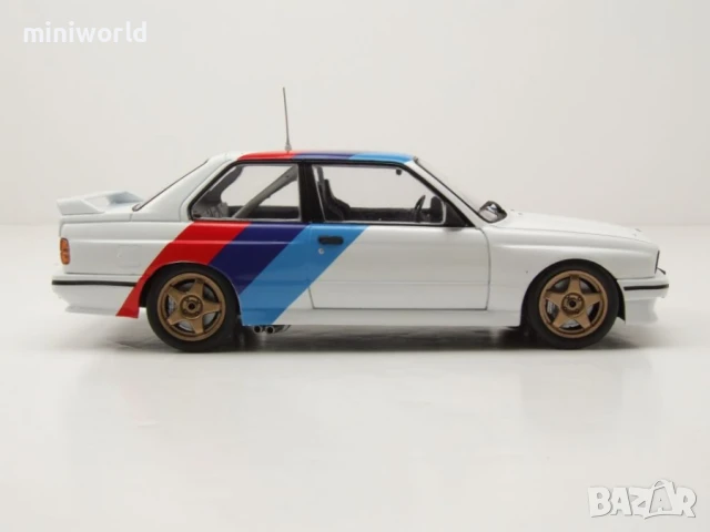 BMW M3 E30 1989 - мащаб 1:24 на Whitebox моделът е нов в кутия, снимка 4 - Колекции - 50614537