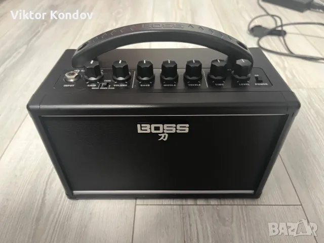 BOSS Katana Mini – като нов, снимка 2 - Китари - 55754841