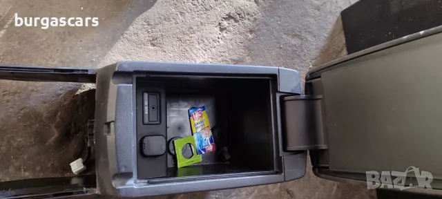 Подлакътник Mazda 6 GH 2011г - 90лв, снимка 3 - Части - 47533134