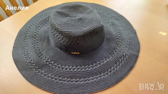 Шапка с падаща периферия Bebe марка, снимка 2 - Шапки, шалове и ръкавици - 51357918