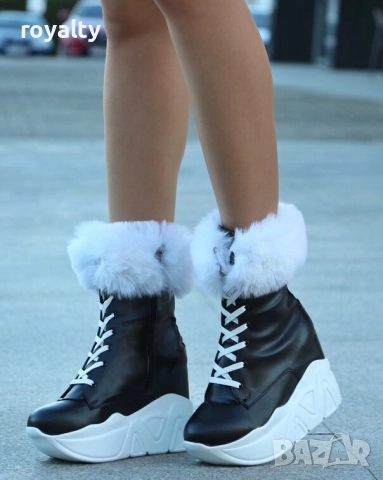 Боти на платформа - черна кожа с бял пух и бяло ходило