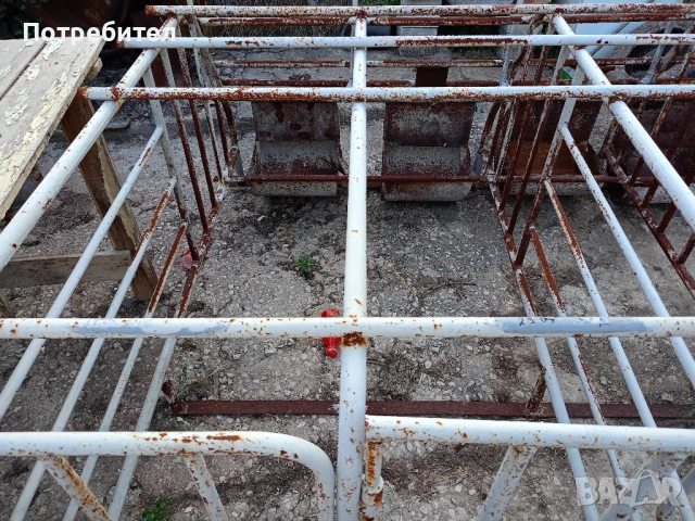 Свински Боксове,напълно здрави,4 броя поилки към основен източник,4бр.хранилки,4бр боксове, снимка 2 - Прасета - 50845087