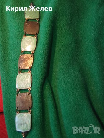 ЕФЕКТНА ЗЛАТИСТА с ЕМАЙЛ-ЛАК ВИНТИДЖ ГРИВНА от НЕРЪЖДАЕМА СТОМАНА с МАГНИТНА ЗАКОПЧАЛКА 11872, снимка 4 - Гривни - 41761560