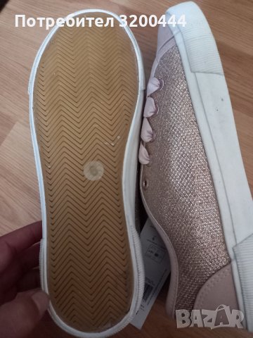 Нови маратонки, снимка 2 - Маратонки - 42204624