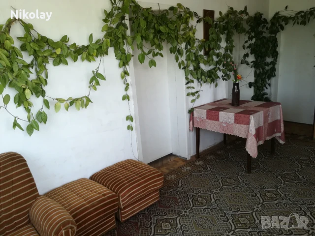 Масивна двуетажна къща с гараж в гр. Шивачево, снимка 7 - Къщи - 50795441