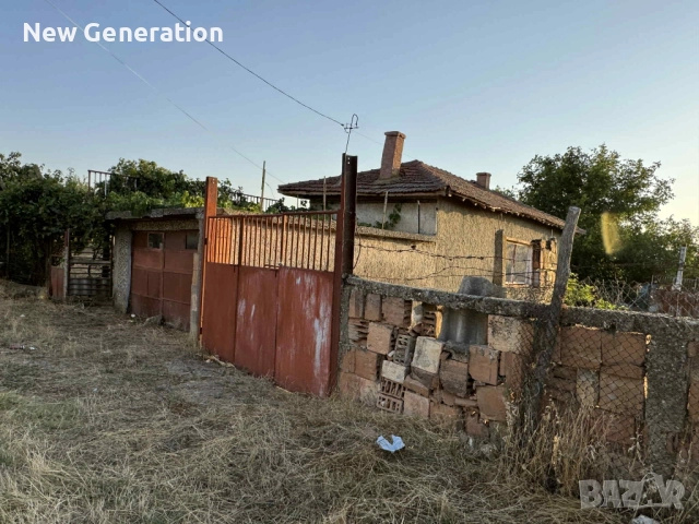 Продавам къща в с.Чернолик с много голям двор, снимка 4 - Къщи - 51598528