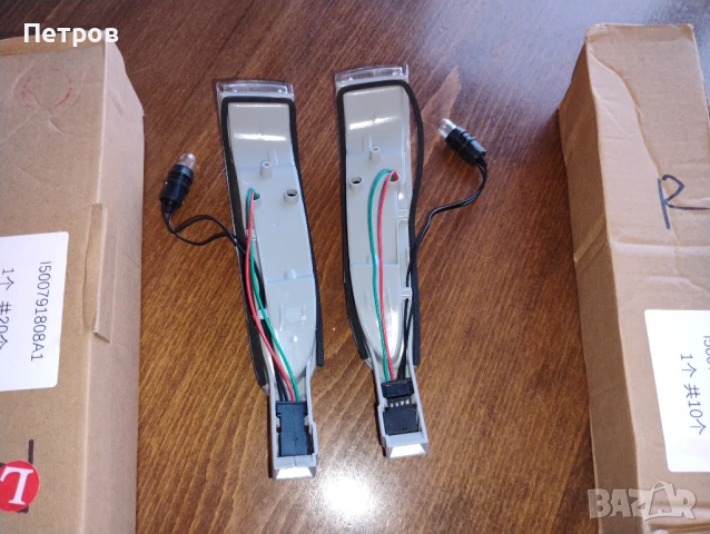 Мигачи в огледала за Mercedes ML164, снимка 2 - Части - 51310697