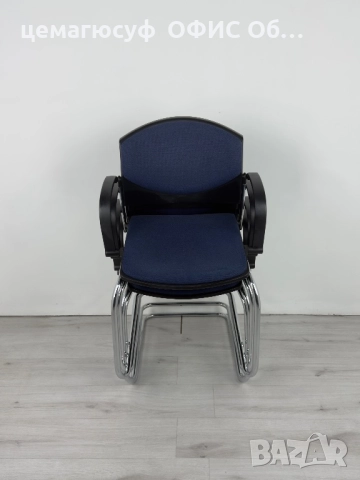 Офис столове в тъмносин цвят подходящи за конферетни зали  или срещи;, снимка 3 - Столове - 52817874
