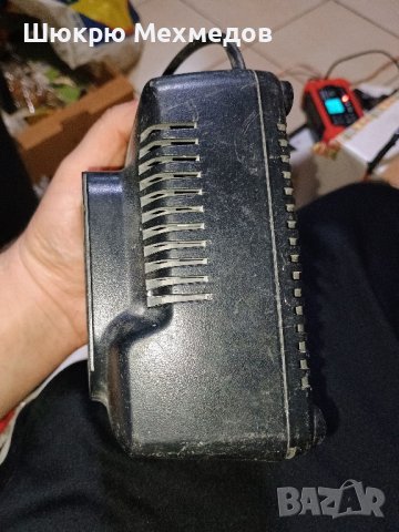 зарядно за DeWALT, снимка 4 - Винтоверти - 44150642