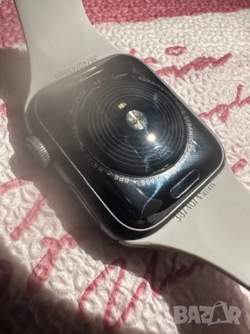 Apple watch SE 40mm Nike edition, снимка 2 - Смарт гривни - 52753922