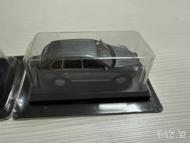 Porsche Cayenne Kyosho 1:64, снимка 2 - Колекции - 56348673