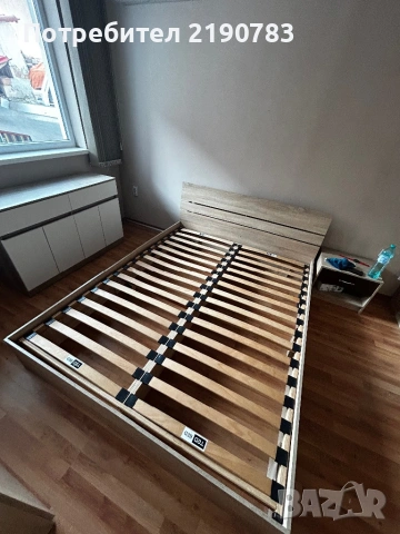 Продавам спалня с подматрачна рамка+матрак