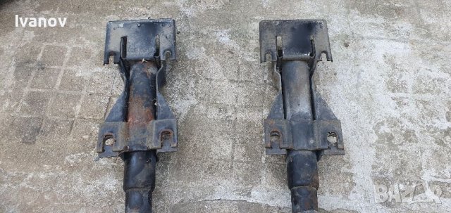 Буфери за предна броня бмв е34 51118126601 ляв десен буфер bmw e 34 51118138528, снимка 2 - Части - 41626235