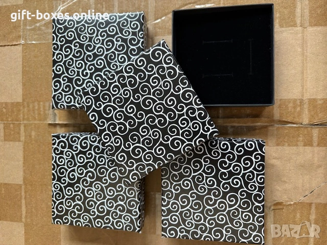 Размер 9*9*3 см.Опаковъчна подаръчна кутия за комплект бижута-4 бр в стек, снимка 2 - Други - 53284654