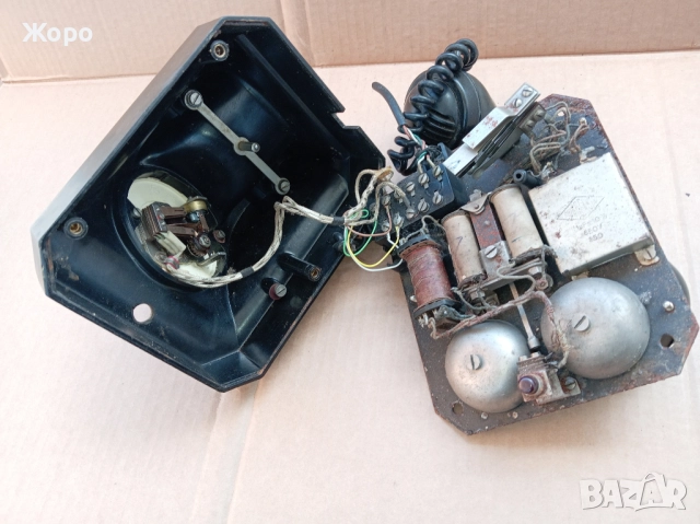 Старинен бакелитен телефон с шайба телефонен апарат 40те, снимка 4 - Антикварни и старинни предмети - 52877067