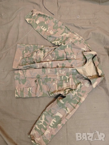 продавам камуфлажно горнище , риза