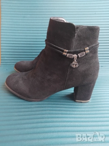 Дамски черни боти, снимка 4 - Дамски боти - 52493213