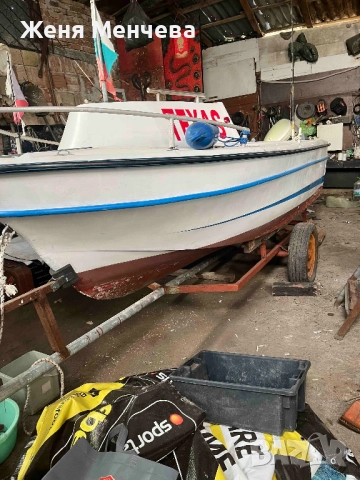 Продавам лодка