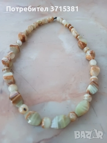 Колие от камък оникс